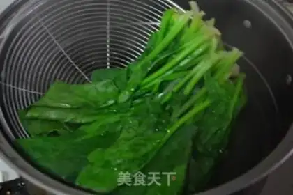 Make Scrambled spinach step 4
