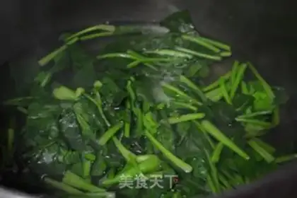 Make Spinach with cashew nuts step 2