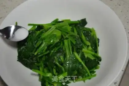 Make Spinach with cashew nuts step 3