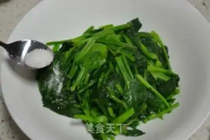 Make Spinach with cashew nuts step 4