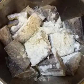 Make Dry-burned fish step 1