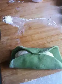 Make Five-colour dumplings step 4