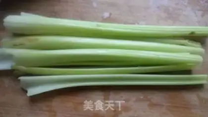 Make The Celery Lily step 0