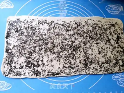 Make Black sesame rolls step 7