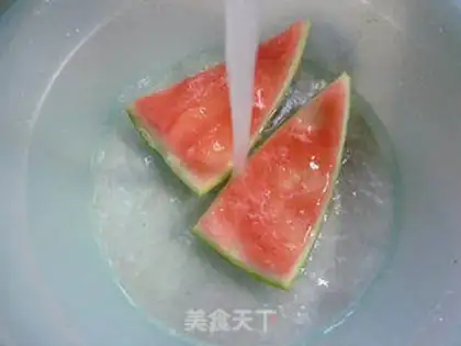 Make Five bouquets of melons step 2