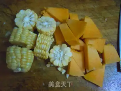 Make Corn pumpkin steak soup step 1