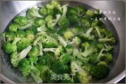 Make Garlic broccoli step 3