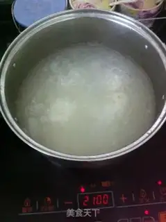 Make Egg and rice, black and sesame soup step 5
