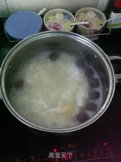 Make Egg and rice, black and sesame soup step 6