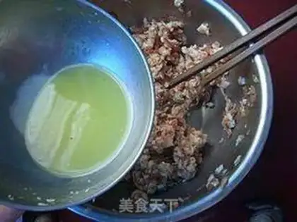 Make Pour the soup and the cage step 3