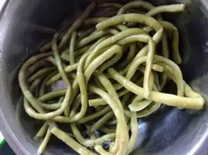 Make Sour bean horn step 1