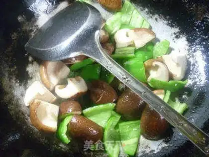 Make Pelican pepper mushrooms step 5