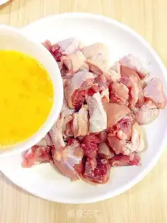 Make Spicy dry chicken step 1