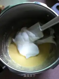 Make Football cake step 4