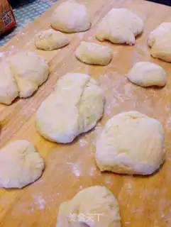 Make The Chinese chocolate dragon cat bread step 6