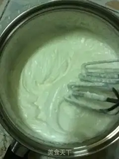 Make Football cake step 20