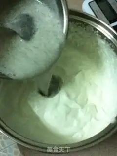 Make Football cake step 21