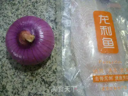 Make Onion fried dragonfish step 0