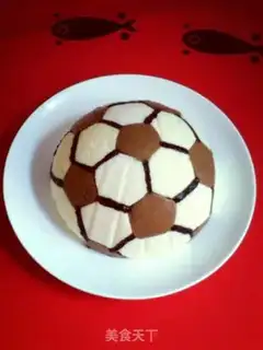 Make Football cake step 25