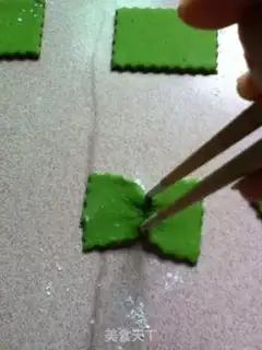 Make Spinach pumpkin butterflies step 6