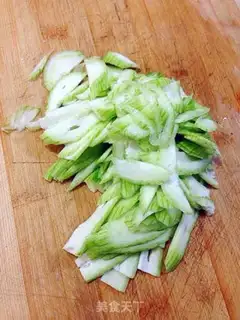 Make Pork melon omelet soup step 1