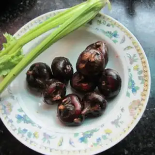 Make Celery horseshoes step 0