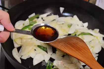 Make White fried eggs step 3