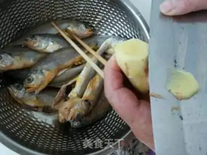 Make The yellow fish step 3