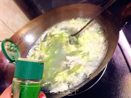 Make Pork melon omelet soup step 8