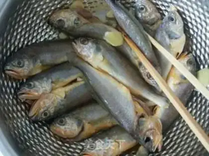 Make The yellow fish step 4