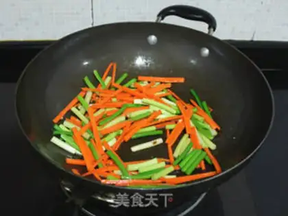 Make Carrot, garlic and meat step 5
