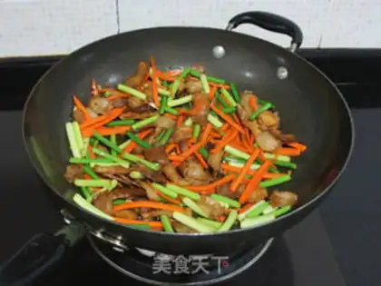 Make Carrot, garlic and meat step 6