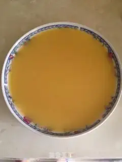 Make Cracking eggs step 4