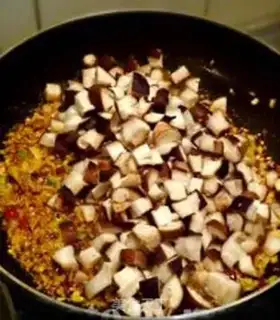 Make Homemade mushroom sauce step 7