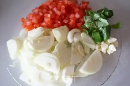 Make Homemade tomato olive pizza step 3
