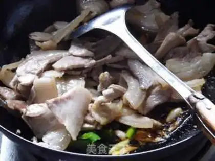 Make The bean pepper comes back to the pot step 8