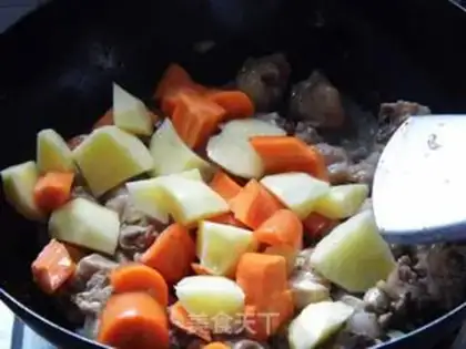 Make Potato curry chicken step 5