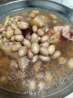 Make Peanut pig hoof soup step 4