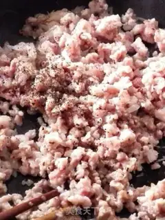 Make Homemade mushroom pasta sauce step 2