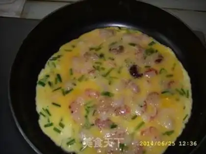 Make Onion egg shrimp pancakes step 3