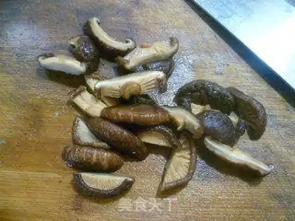 Make The mushrooms are white step 4