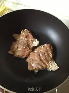 Make Barbecue chicken leg burger step 3
