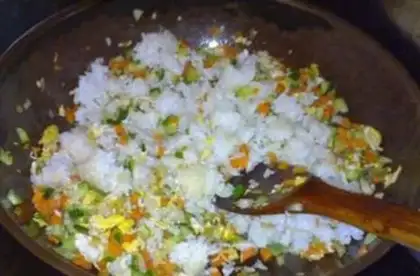 Make Ham and egg fried rice step 3