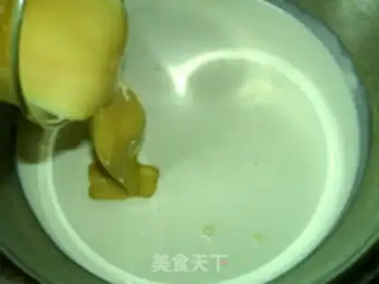 Make Crackers of vanilla ice cream step 1