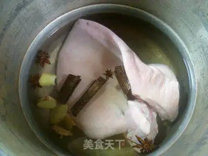 Make White pig ears step 8