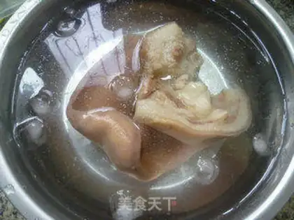 Make White pig ears step 11