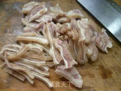 Make White pig ears step 12