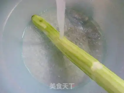 Make Crab-flavored mushrooms step 1