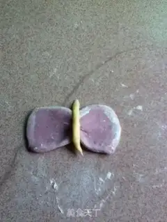 Make Shoes bread step 5