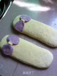 Make Shoes bread step 7